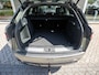 Land Rover Range Rover Velar P250 Turbo AWD R-Dynamic Carbon Edition | Afneembare trekhaak | Panoramisch schuif-/kanteldak | 24 maanden Land Rover Approved garantie