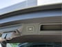 Land Rover Range Rover Velar P250 Turbo AWD R-Dynamic Carbon Edition | Afneembare trekhaak | Panoramisch schuif-/kanteldak | 24 maanden Land Rover Approved garantie