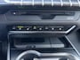 Lexus UX 250h Executive Line President Pack | Mark Levinson | Stoelventilatie | Memory | Groot scherm | 360 camera | Trekhaak | HUD | Blindspot