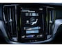 Volvo V60 2.0 T8 Recharge AWD R-Design I Pano-dak I 360° I Harman/Kardan I Stoelkoelling I Trekhaak I Dealer-onderhouden