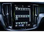 Volvo V60 2.0 T8 Recharge AWD R-Design I Pano-dak I 360° I Harman/Kardan I Stoelkoelling I Trekhaak I Dealer-onderhouden