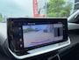 Peugeot 2008 1.2 Hybrid 136pk e-DCS6 Allure | camera , parkeersensoren voor en achter, navigatie, draadloos apple of android, adaptive cruise, 17 inch velgen