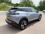 Peugeot 2008 1.2 Hybrid 136pk e-DCS6 Allure | camera , parkeersensoren voor en achter, navigatie, draadloos apple of android, adaptive cruise, 17 inch velgen