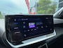 Peugeot 2008 1.2 Hybrid 136pk e-DCS6 Allure | camera , parkeersensoren voor en achter, navigatie, draadloos apple of android, adaptive cruise, 17 inch velgen
