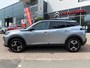 Peugeot 2008 1.2 Hybrid 136pk e-DCS6 Allure | camera , parkeersensoren voor en achter, navigatie, draadloos apple of android, adaptive cruise, 17 inch velgen
