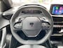 Peugeot 2008 1.2 Hybrid 136pk e-DCS6 Allure | camera , parkeersensoren voor en achter, navigatie, draadloos apple of android, adaptive cruise, 17 inch velgen