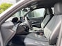 Peugeot 2008 1.2 Hybrid 136pk e-DCS6 Allure | camera , parkeersensoren voor en achter, navigatie, draadloos apple of android, adaptive cruise, 17 inch velgen