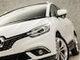 Renault Grand Scenic 1.2 TCe Deluxe 7 Persoons (PANORAMADAK, APPLE CARPLAY, VIRTUAL COCKPIT, NAVIGATIE, CLIMATE, STOELVERWARMING, SPORTSTOELEN, GETINT GLAS, CRUISE, NIEUWE APK, NIEUWSTAAT)