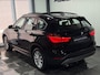 BMW X1 SDrive18i Executive Edition / Panorama dak / Navigatie full map / Cruise control / etc..