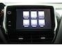 Peugeot 2008 1.2 82pk Active Automaat |Dealer onderhouden| Navigatie | Trekhaak | Panorama dak | Airco | Cruise control |