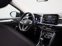 Volkswagen T-Roc 1.5 TSI Life 150 PK | Automaat | Apple Carplay | Android Auto | Parkeersensoren | Adaptive Cruise Control | Digital Cockpit | LED | Lendesteun | Getint glas | Lichtmetalen velgen |