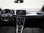 Volkswagen T-Roc 1.5 TSI Life 150 PK | Automaat | Apple Carplay | Android Auto | Parkeersensoren | Adaptive Cruise Control | Digital Cockpit | LED | Lendesteun | Getint glas | Lichtmetalen velgen |