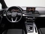 Audi Q5 50 TFSI e quattro S edition 299 PK PHEV | Automaat | S-line | Navigatie | Parkeersensoren | Trekhaak | Lichtmetalen velgen | Keyless | Virtual cockpit | Drive select | Climate control | LED | Elektrische achterklep | Cruise control |