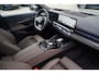 BMW i5 I5 eDrive40 M-pakket | Iconic Glow | Stoelkoeling | Panorama | BMW Driving Assistant| Harman/Kardon | 340PK | Swarovski |