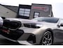 BMW i5 I5 eDrive40 M-pakket | Iconic Glow | Stoelkoeling | Panorama | BMW Driving Assistant| Harman/Kardon | 340PK | Swarovski |