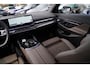 BMW i5 I5 eDrive40 M-pakket | Iconic Glow | Stoelkoeling | Panorama | BMW Driving Assistant| Harman/Kardon | 340PK | Swarovski |