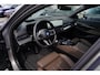 BMW i5 I5 eDrive40 M-pakket | Iconic Glow | Stoelkoeling | Panorama | BMW Driving Assistant| Harman/Kardon | 340PK | Swarovski |