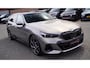 BMW i5 I5 eDrive40 M-pakket | Iconic Glow | Stoelkoeling | Panorama | BMW Driving Assistant| Harman/Kardon | 340PK | Swarovski |