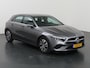 Mercedes-Benz A-klasse 180 Star Edition Stoelverwarming | 2x groot scherm | Led verl. | spiegelpakket | Achteruitrij camera |