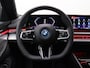 BMW 5-Serie Touring 530e M Sport Edition 299PK AUT. Panoramadak, Keyless, Adaptieve Cruise, Memorystoel, Head-Up Display, Elektr. Achterklep, Stoelverwarming+Koeling, Stuurverwarming, Volleder, Trekhaak, 21" LM Velgen