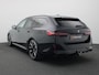 BMW 5-Serie Touring 530e M Sport Edition 299PK AUT. Panoramadak, Keyless, Adaptieve Cruise, Memorystoel, Head-Up Display, Elektr. Achterklep, Stoelverwarming+Koeling, Stuurverwarming, Volleder, Trekhaak, 21" LM Velgen