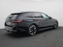 BMW 5-Serie Touring 530e M Sport Edition 299PK AUT. Panoramadak, Keyless, Adaptieve Cruise, Memorystoel, Head-Up Display, Elektr. Achterklep, Stoelverwarming+Koeling, Stuurverwarming, Volleder, Trekhaak, 21" LM Velgen