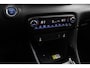 Toyota Yaris 1.5 Hybrid Executive | Head up display | Parkeersensoren | Trekhaak | Leder / Stof bekleding |