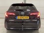 Toyota Corolla Touring Sports 1.8 Hybrid Dynamic | Trekhaak | Camera | Carplay | Stoelverwarming | Keyless | Digital Cockpit | 17"LM velgen |