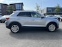 Volkswagen T-Roc 1.0 TSI Life Extra getint glas / 17"LM velgen / Airco / Cockpit Pro / Apple Carplay/Android Auto Fabrieksgarantie tot 20-01-2027 of 100.000 km.