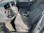 Volkswagen T-Roc 1.0 TSI Life Extra getint glas / 17"LM velgen / Airco / Cockpit Pro / Apple Carplay/Android Auto Fabrieksgarantie tot 20-01-2027 of 100.000 km.