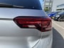 Volkswagen T-Roc 1.0 TSI Life Extra getint glas / 17"LM velgen / Airco / Cockpit Pro / Apple Carplay/Android Auto Fabrieksgarantie tot 20-01-2027 of 100.000 km.