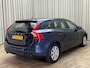 Volvo V60 1.6 D2 Kinetic *Trekhaak* Navi + HDD / Distributie v.v. / Digi Dash / PDC / Org. NL + NAP