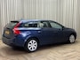 Volvo V60 1.6 D2 Kinetic *Trekhaak* Navi + HDD / Distributie v.v. / Digi Dash / PDC / Org. NL + NAP