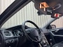 Volvo V60 1.6 D2 Kinetic *Trekhaak* Navi + HDD / Distributie v.v. / Digi Dash / PDC / Org. NL + NAP