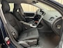 Volvo V60 1.6 D2 Kinetic *Trekhaak* Navi + HDD / Distributie v.v. / Digi Dash / PDC / Org. NL + NAP
