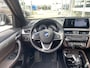 BMW X1 sDrive20i Business Edition Plus / Automaat / NL-Auto / Dealer-Onderhouden / Vol-Leder / Stoelverwarming / Open-Panodak / Cruise-Control / Head-Up-Display / Elektr.-Achterklep / DAB Radio-Bluetooth / Navi / LED / PDC V+A met Camera / 18'' LMV / ENZ.