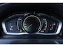 Volvo XC60 T5 Polar Plus - Standkachel - Panoramadak - Elektr. bedienb. voorstoelen met geheugen - Parkeercamera achter - Adaptieve koplampen - Volvo On Call - Voorruit verwarming - Verwarmde voorstoelen - Parkeersensoren voor & achter - Navigatie - 18" LMV