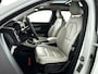 Volvo XC40 T4 Aut. Recharge Inscription | Panoramadak | Trekhaak | Stoel- en stuurverwarming