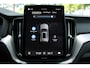 Volvo XC60 T6 Plug-in hybrid AWD Plus Black Edition | Verwarmbare Voor- en Achterstoelen | Harman/ Kardon Premium Audio | Getint Glas Achter | Luchtvering | Adpatieve Cruise Control | 360 Graden Camera | Verwarmbaar Stuurwiel | Apple Carplay/Android Auto | Adaptieve Koplampen | Elektrische Achterklep | Keyless Entry | Draadloze Telefoonlader | Dodehoekdetectie Met Correctie| 21" Lichtmetalen Velgen | Volvo On Call | Elektrische Voorstoelen met Memory | Electronic Climate Control | Panorama Dak | Parkeersensoren |