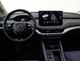 Skoda Enyaq iV 60 | Achteruitrijcamera | Parkeerassistent | Navigatie | Cruise control | Voorklimatisering | Sfeerverlichting | Elektrisch inklapbare buitenspiegels |