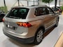 Volkswagen Tiguan 1.4 TSI ACT Connected Series Garantie Virtueel Trekhaak Navi Carplay Rijklaar