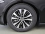 Mercedes-Benz A-klasse 180 Star Edition | Widescreen | Achteruitrijcamera | Led-koplampen | Parkeer assistent | Stoelverwarming |