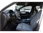 Volvo XC40 T5 Automaat Plug-in hybrid Plus Dark | Premium Audio by Harman en Kardon| Interieur Voorverwarming| Electrisch bedienbare voorstoelen| Parkeer Camera| Park Assist voor en achter| Semi Electrische Trekhaak.