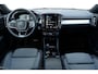 Volvo XC40 T5 Automaat Plug-in hybrid Plus Dark | Premium Audio by Harman en Kardon| Interieur Voorverwarming| Electrisch bedienbare voorstoelen| Parkeer Camera| Park Assist voor en achter| Semi Electrische Trekhaak.