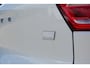 Volvo XC40 T5 Automaat Plug-in hybrid Plus Dark | Premium Audio by Harman en Kardon| Interieur Voorverwarming| Electrisch bedienbare voorstoelen| Parkeer Camera| Park Assist voor en achter| Semi Electrische Trekhaak.