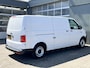Volkswagen Transporter 2.0 TDI L2H1 150pk Airco Cruise controle Kastinrichting Laderkast Parkeersensoren achter Telefoonvoorbereiding 2-Persoons Usb aansluiting 1e eigenaar Euro 6 Bestel