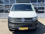 Volkswagen Transporter 2.0 TDI L2H1 150pk Airco Cruise controle Kastinrichting Laderkast Parkeersensoren achter Telefoonvoorbereiding 2-Persoons Usb aansluiting 1e eigenaar Euro 6 Bestel