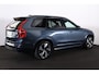 Volvo XC90 T8 Recharge AWD R-Design - LONG RANGE - Panorama/schuifdak - IntelliSafe Assist & Surround - 360º Camera - Harman/Kardon audio - Adaptieve LED koplampen - Verwarmde voorstoelen, stuur & achterbank - Parkeersensoren voor & achter - Draadloze tel. lader - Standkachel - Extra getint glas - 20' LMV