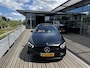Mercedes-Benz A-klasse 35 4MATIC Premium Plus | DESIGNO MAGNO ZWART | 19 INCH MULTISPAAK | PANORAMA/SCHUIF-KANTELDAK | MULTIBEAM | KEYLESS | HEAD-UP | RIJ-ASSISTENTIE PAKKET | NL AUTO | 1E EIGENAAR |