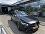 Mercedes-Benz A-klasse 35 4MATIC Premium Plus | DESIGNO MAGNO ZWART | 19 INCH MULTISPAAK | PANORAMA/SCHUIF-KANTELDAK | MULTIBEAM | KEYLESS | HEAD-UP | RIJ-ASSISTENTIE PAKKET | NL AUTO | 1E EIGENAAR |